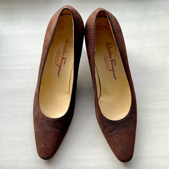 Salvatore Ferragamo boutique  Women’s Leather Shoes Colour Brown Italy - Picture 2 of 6